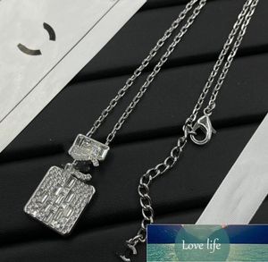 Nieuwe volledige diamanten parfumfles ketting wit goud kleur prachtige diamant-ingebedde Europese mode Xiangjia mode Seiko