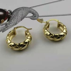 Nouveaux cerceaux pleins de diamants Boucles d'oreilles Style féminin Lisse en laiton plaqué or Boucles d'oreilles en perles Bijoux de luxe E3014