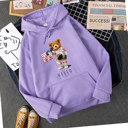 Nuevo divertido oso de peluche hello space estampado con capucha con capucha casual sudadera de moda para mujeres con capucha cepillada de calle cepillada 2024