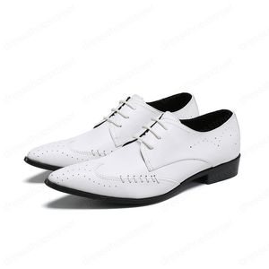Nuevos zapatos Oxford de cuero genuino para hombre, zapatos de vestir de fiesta de boda en blanco y negro para hombre, zapatos brogue con cordones y punta estrecha