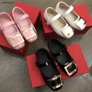 Nouvelle fille princesse chaussure brillant en cuir verni enfant baskets taille 26-35 y compris boîte à chaussures en métal métal bébé chaussures plates 24Feb20