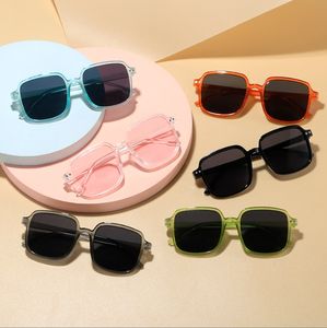 Nouvelles filles couleurs géométrique Rectangle Protection des yeux accessoires enfants couleurs lunettes de soleil filles garçon enfants lunettes de soleil