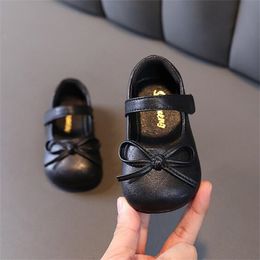 Nouvelles chaussures de princesse pour filles chaussures de sport pour enfants printemps et automne chaussures en cuir à semelle souple pour filles