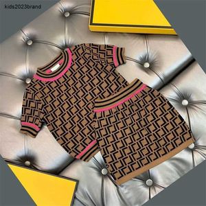 Nieuwe meisjes rok shirt set baby meisjes kleding kinderen trainingspak volledige brief zomer outfit Kid top tees en rokken