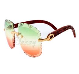 New Gold Fashion HighGrade Gravure Sunglasses 8300075 Mat à main les lunettes de soleil de motif à main en bois naturel