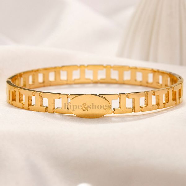 New Gold Hollow Letter Bracelet Fashion Luxury Classic Designer Bracener Bijoux Birthday Gift Party Daily Wear