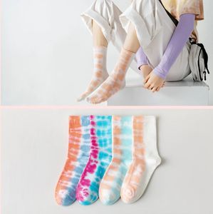 Nieuwe Gradiënt Kleur Paren Tie-Dye Mannen en Vrouwen Sokken Katoen Vortex Grappige Two-Color Stitching Soft Happy Girls Sockings
