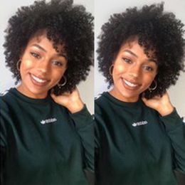 New Hairstyle Dames Zacht Braziliaans Haar Zwarte Short Cut Kinky Curly Full Pruiken Simulatie Menselijk Haar Krullend Pruik met Bang
