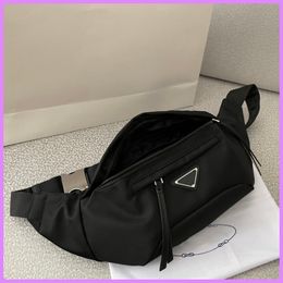 Nuevo bolso para mujer para hombre con equipaje Moda Sacoche Diseñador Mochilas Bolsa Luxurys Dsigners Bolsos Paquete de pecho Bolsas al por mayor D221196F