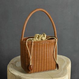 Nouveau sac à bandoulière tissé à la main pour petit sac carré en cuir pour femme, sac pour femme en coton et lin de style artistique et national 231010