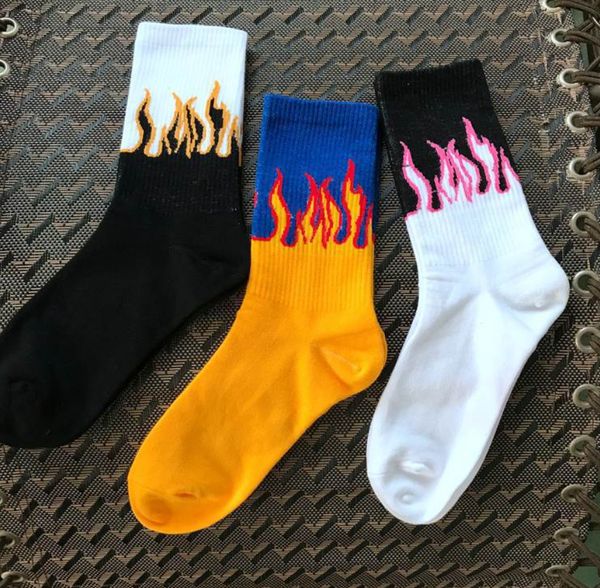 Nuevos calcetines Harajuku Fire para hombres y mujeres, ropa de calle, algodón, amarillo, negro, llama, moda HipHop, monopatín, calcetines divertidos para chicas felices