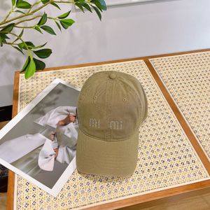 Nouveaux chapeaux designers femmes casquette luxe chapeaux de designer pour la mode féminine protection solaire décontractée confort de luxe et chapeaux réglables que les jeunes portent