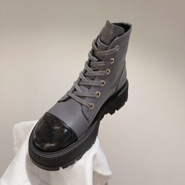 Nieuwe Heavy-duty dikke platformlaarzen leren veterschoenen gevechtslaars lage hak Platform Martin laarsjes enkel luxe ontwerpersmerken schoenenfabriek schoenen maat 35-42