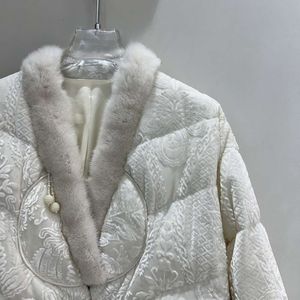 Nouveau haut de gamme Style chinois col de vison duvet d'oie blanche pour les femmes court col en v Jacquard chaud veste de fourrure 186019