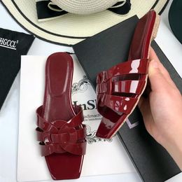 Nieuwe High-End Damesslippers Platte Schoenen Trend Mode Echt Leer Vrouwelijke Slippers Geweven Hoge Hakken Dikke hakken Luxe T41