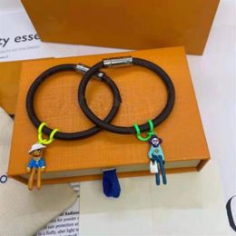Nouveau modèle vintage de haute qualité en cuir corde bracelet bracelet poupée pendentif boucle magnétique hommes et femmes mode holid299T