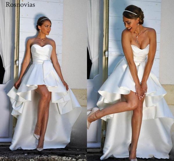 Nouveau haut bas Boho robes de mariée 2020 sans bretelles en satin froncé modeste une ligne plage robes de mariée robe De Novia pas cher avec lacets dans le dos