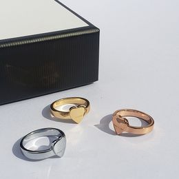 Nieuwe hoogwaardige designer design titanium bandringen klassieke sieraden mode damesringen vakantiegeschenken