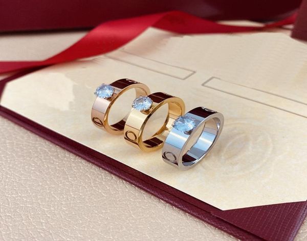 Nuevo anillo de oro de titanio diseñado por un diseñador de alta calidad, anillo de joyería clásico para hombres y mujeres 3832482