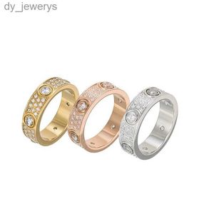 Nouvelle bague de créateurs de haute qualité pour femmes Diamond Ringtitanium Band anneaux Classic Jewelry Men and Women Couple Anneaux Gift Saint Valentin