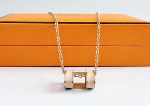 Nieuwe hoogwaardige luxe designerontwerp Rose Gold Letters Women039S Hanger ketting45cm6312033