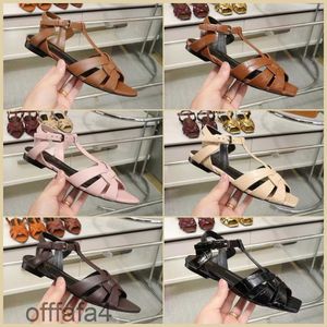 Nouvelles sandales de fabrication de haute qualité Chaussures plates Le dernier style de mode Fashion Spring / Summer SEPERS