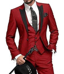 Nieuwe Hoge Kwaliteit One Button Red Groom Tuxedos Peak Reveme GroomsMen Mens Bruiloft Business Prom Past (Jacket + Pants + Vest + Tie) 667