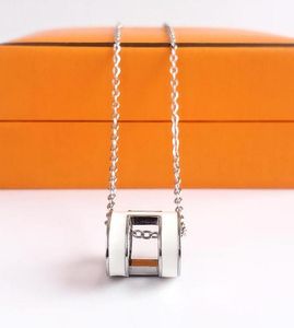 Nieuwe hoogwaardige zilveren brief hanger ketting voor mannen en vrouwen Designer Design 316L roestvrijstalen dames Valentine039S Day7318074