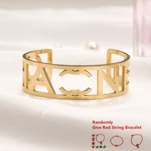 NIEUW Uitgehold ontwerp Klassieke stijl armbanden Damesarmband Luxe designer sieraden Kristal 18K verguld roestvrij staal Liefhebbersarmbanden Herenarmband 2251