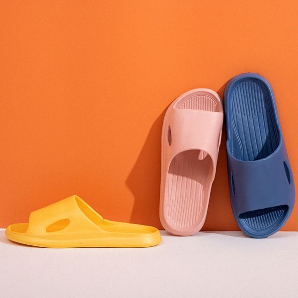 Nouvelles pantoufles à la maison, chaussures à enfiler antidérapantes pour femmes sandales à la maison d'été pour couples pantoufles de salle de bain r26u #