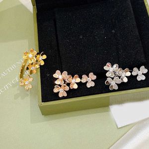 Nieuwe Hot Brand Fashion Party Sieraden Voor Vrouwen Goud Kleur 4 Bloem Ringen Manchet Verstelbare Ringen Bruiloft Sieraden Ringen Luxe merk