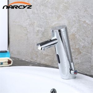 NOUVEAU Chaud Froid Mitigeur Automatique Main Touch Tap Mélangeur Chaud Froid Batterie Power Free Capteur Robinet Salle De Bains Lavabo XR8805 T200107