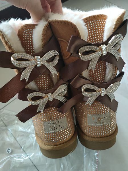 2023 Nouvelles bottes de neige Boots d'hiver Nouveau créateur de forage chaud australien minimaliste classique raccourci à paillette pour femmes en peluche filles