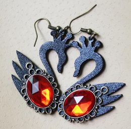 nouvelles boucles d'oreilles en cristal de cygne noir en cuir de mode européenne et américaine exquises boucles d'oreilles élégantes mondaines élégantes classiques de la mode