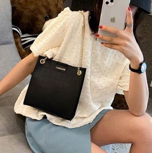 New-Hot Female 2020 Texture Fashion New Sac à bandoulière Trend Portable Crossbody Bag