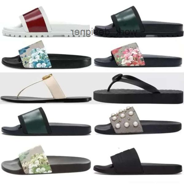 Nouveaux hommes chauds femmes Sandals Chaussures Designer Slippers Pearl Snake Imprimé Gucchi GG Guccir Guccic Guccishoes Guccis Slide Summer Wide Flat Lady Slipper With B Вы 87UI