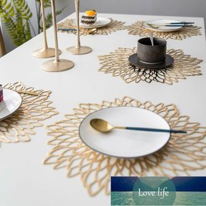 Nieuwe Hot PVC Hollow Isolation Coaster Pads Table Bowl Mats Home Christmas Decor Hittebestendige placemat voor eettafel