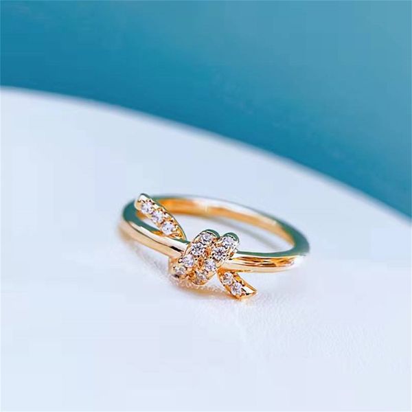 Nouvelle bague à nœuds de nouage en or rose chaude S925 Silver Ropetwist index anneau quotidien Womens Ins Style Diamond Rague de mariage
