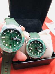 Nouvelle offre spéciale montre de sport de luxe pour hommes, bague en céramique verte, cadran vert, motif de vagues d'océan, fenêtre de calendrier noire, verre saphir, boîtier en acier inoxydable étanche