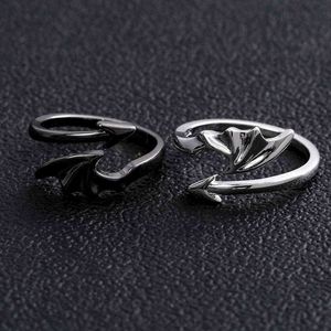 Nieuwe Hot Selling Accessoires Punk Style Titanium Messing Gothic Evil Vampire King Open Ring Halloween Set Ring Twee Outfit G1125