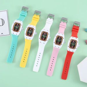 Nuevo estilo caliente R-0-color Candy Series Reloj de diseño de lujo Superficie esquelética avanzada Relojes para mujer Función completa Reloj cronógrafo de cuarzo