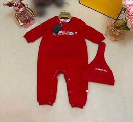 Nieuwe baby jumpsuits jongens meisjes bodysuit sets Maat 59-90 Logo afdrukken pasgeboren baby Kruippak en pet met een vizier Jan20