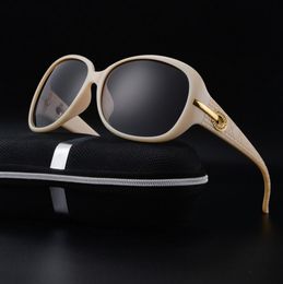 Nouveau Ins Fashion Luxury Crème Color Sparkling Diamond Polarising Femmes Designer Sunglasses UV Proof 3D Stand9076318
