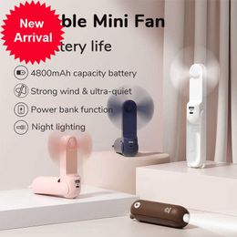 Nouveau ventilateur portable JISULIFE Mini ventilateur portatif USB 4800mAh Recharge petit ventilateur de poche avec fonction de lampe de poche Power Bank