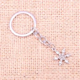 Nieuwe sleutelhanger 23*17 mm Sneeuw sneeuwvlokkering Hangers Diy Men Auto Key Chain Ringhouder Keyring Souvenir sieraden Gift