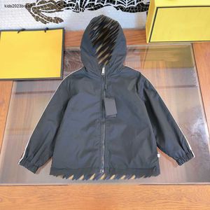 Nueva chaqueta para niños diseñador Carta satisfacción abrigo para niños pequeños Tamaño 100-150 Uso de doble cara ropa para niños prendas de vestir exteriores para bebés Dec05