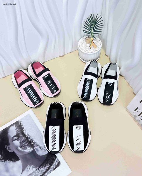 New Kids Shoes Designer Baby Sneakers Taille 26-35 Y compris les boîtes Slip-On Girls Boys Shoe Dec10