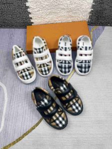Nouvelles baskets pour enfants Cross Stripe Design Baby Casual Shoes Taille 26-35 Brand Emballage Boucle Boucle Girls Boys Designer Chaussures 24mai