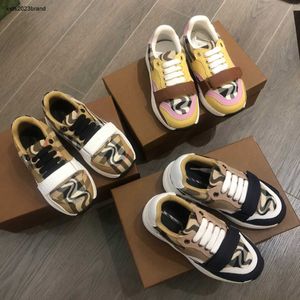New Kids Sneakers Lace-Up Baby Shoes Taille 26-35 Box Protection Girls Chaussures Multi Color Splicing Design Boys Chaussures 24Pril