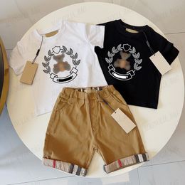 NIEUWE KIDS SOMMERSE PAKKEN JONGEN KIND THIRTS SHORTS KLASSIEKE CARTOON Korte mouwen Correcte letter Casual broek Gratis collocatiekleding Sets 90-150